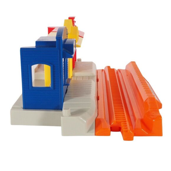 Fisher-Price Little People GeoTrax Train Station Playset 2008 - Picture 4 of 7